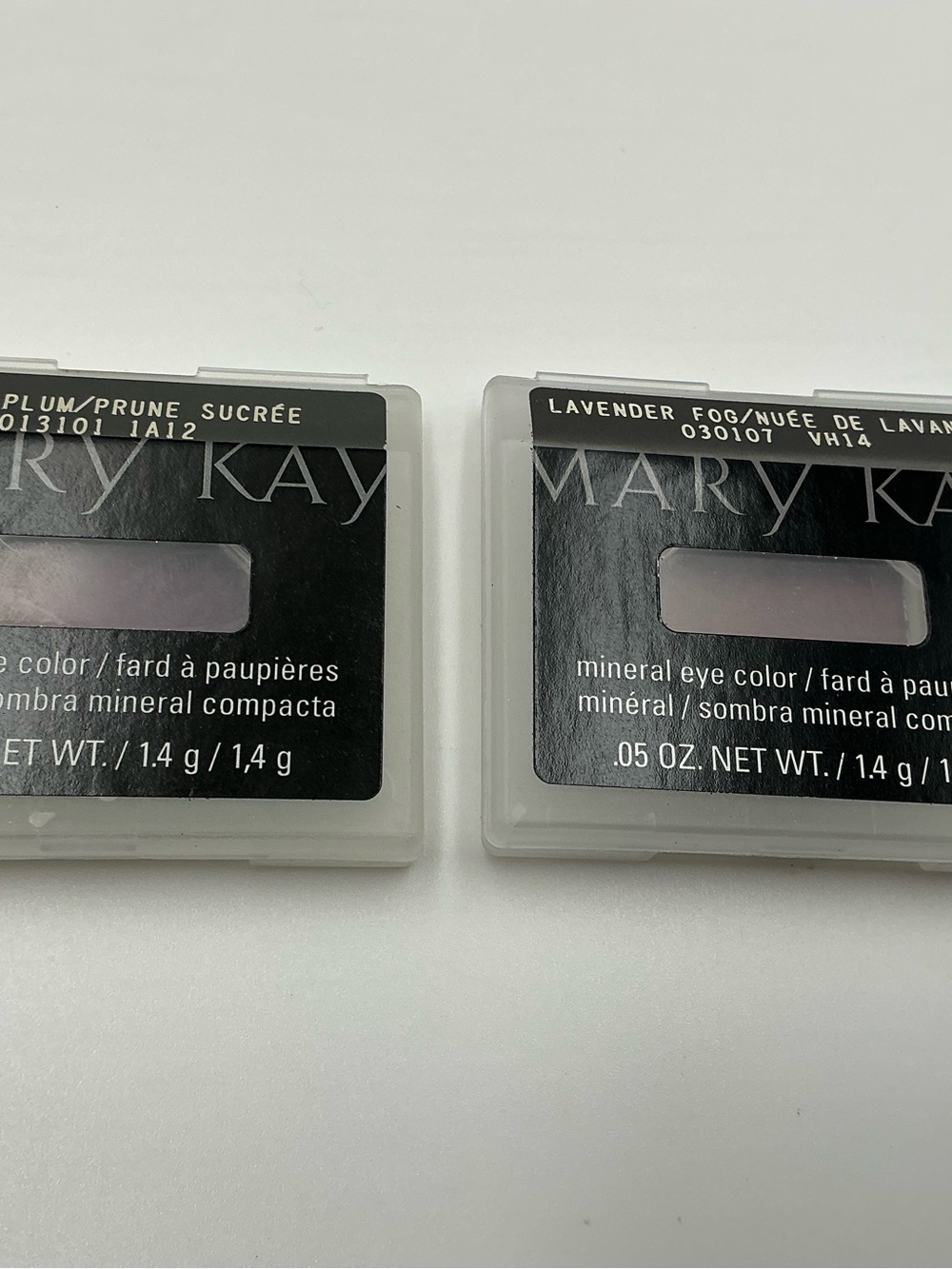 Mary Kay Lavender Fog Mineral Eye Color - Soft Lavender Fog & Sweet Plum